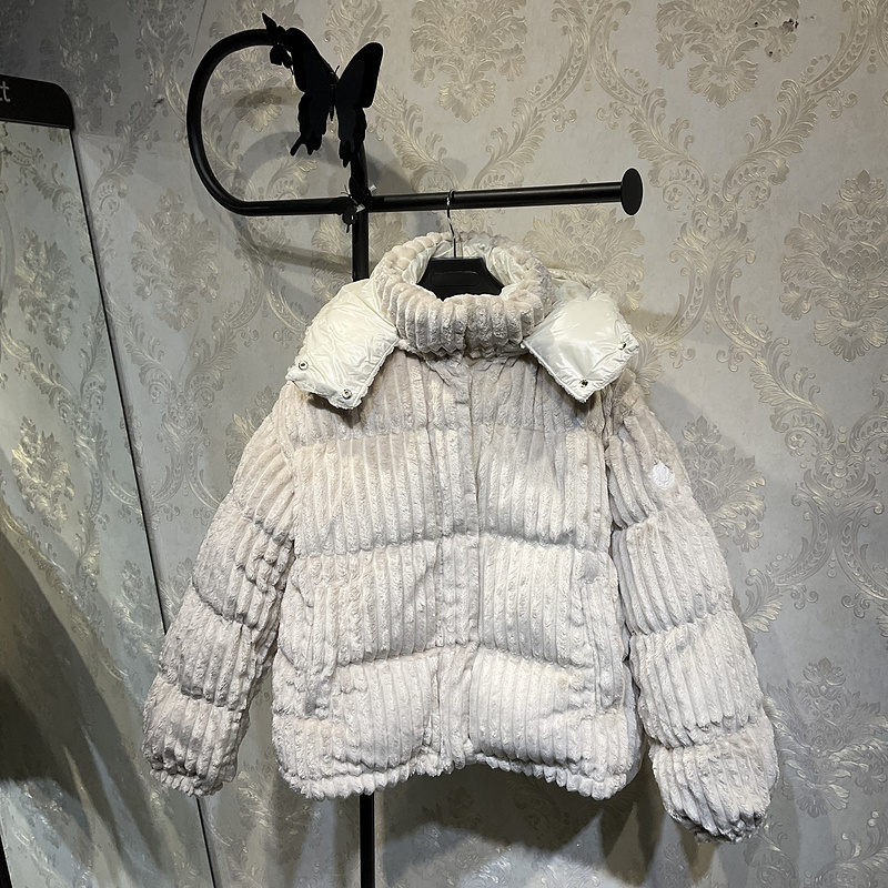 Moncler sz0-2 26yr234