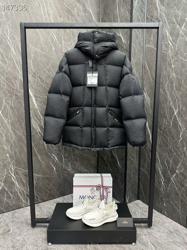 Moncler sz1-5 26yr78