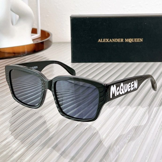 Alexander Mcqueen �۾�